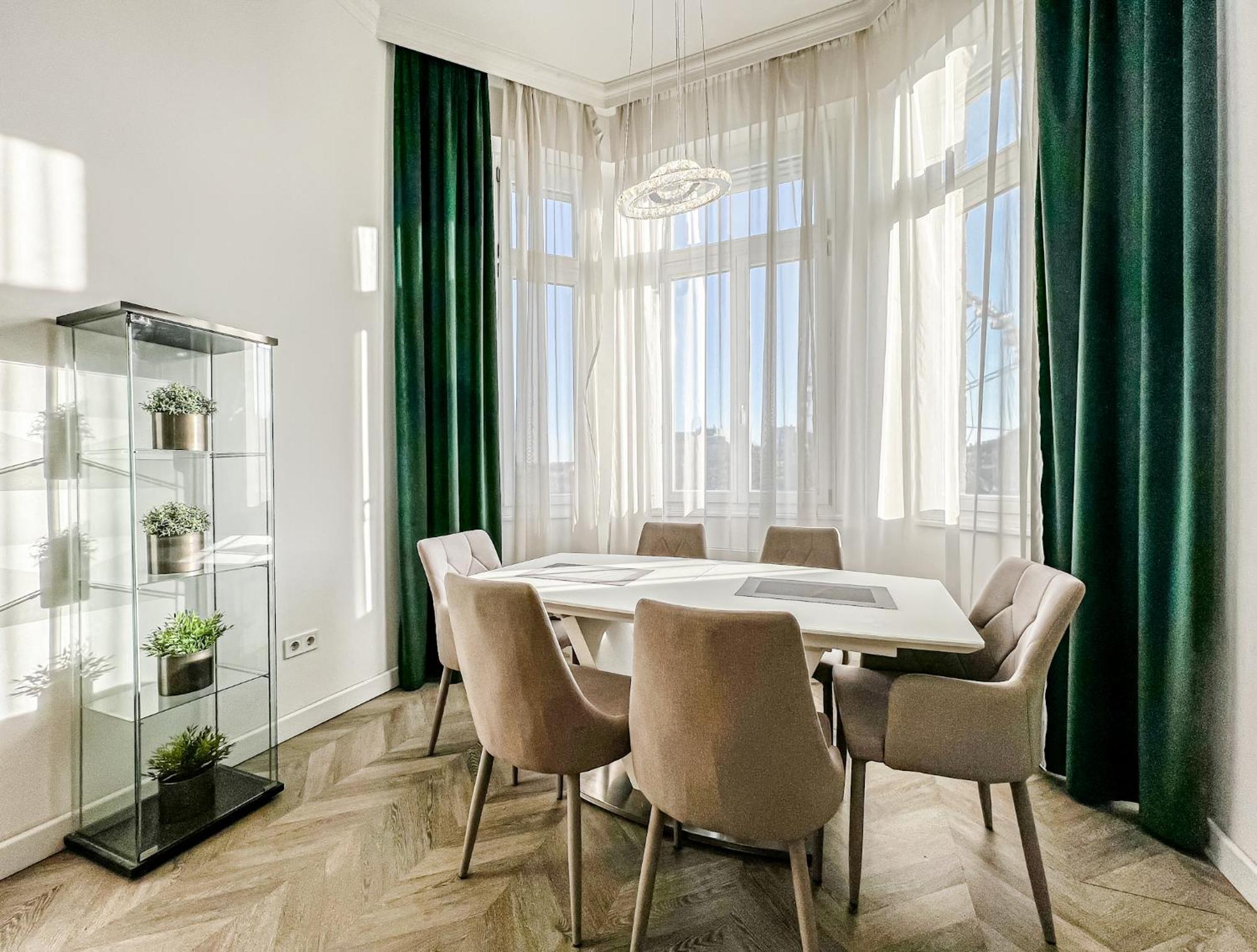 Luxury Downtown Dreams Apartment Budapest Exterior photo